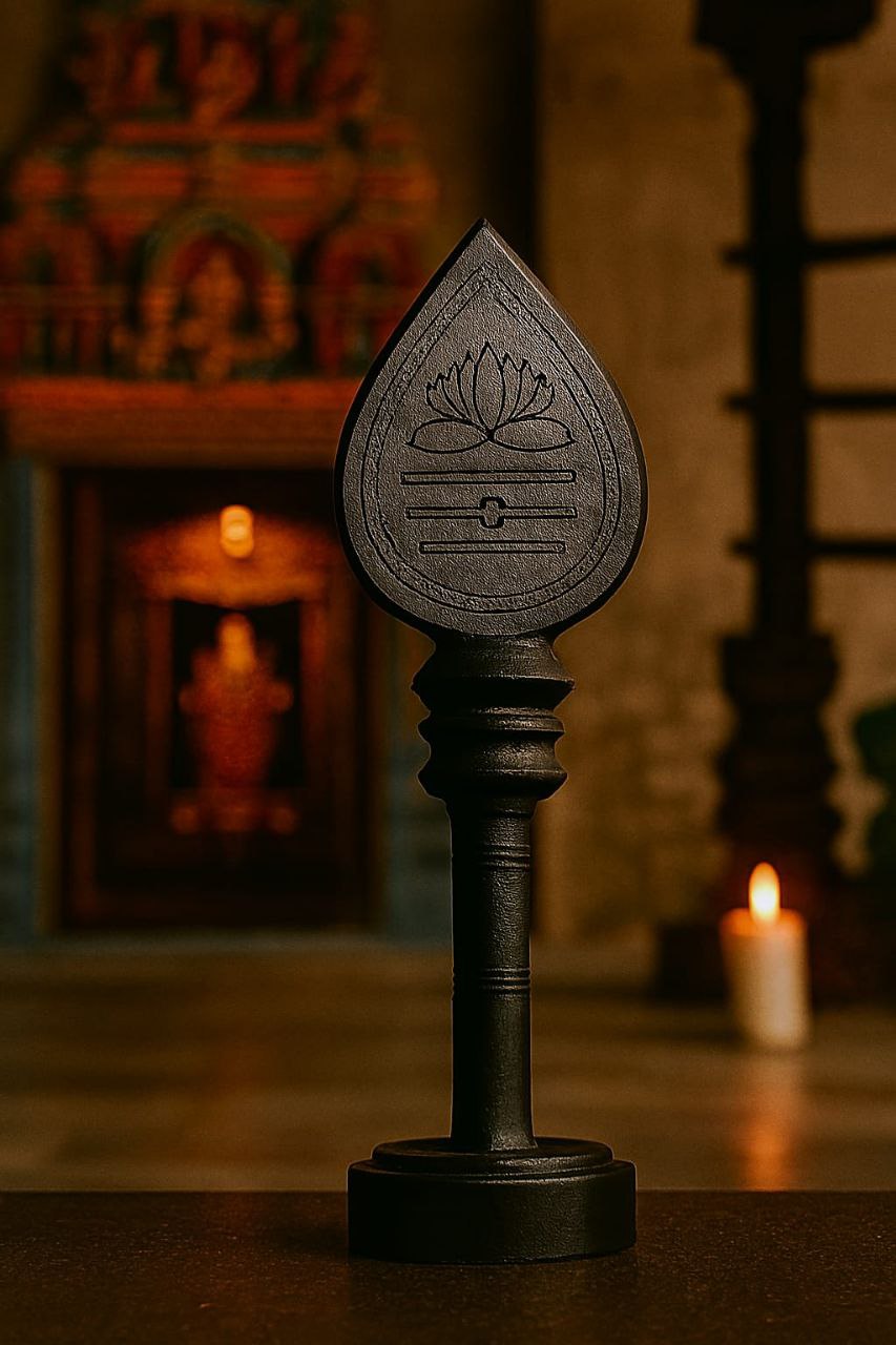 Lotus Symbol Idol for Home Temple – Spiritual Carved Black Statue